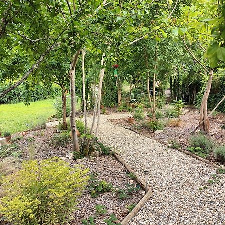 Ferienwohnung Au Bord De La Riviere Verteuil-sur-Charente Exterior foto